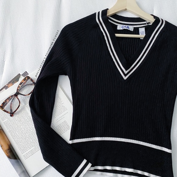 Q&A Sweaters - Collegiate Stripe V-Neck Sweater